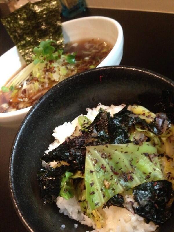 menyakatsuji's tweet photo. こんにちは(^^)
本日も元気に11時にオープンです！
さて、本日の日替わりご飯は「キャベツの梅しそ和え」です(^^)
らーめんとご飯でお腹いっぱいにしませんか？
ご来店お待ちしております(^^)
#麺や勝治 #らーめん http://t.co/0nJR7Ko2D3