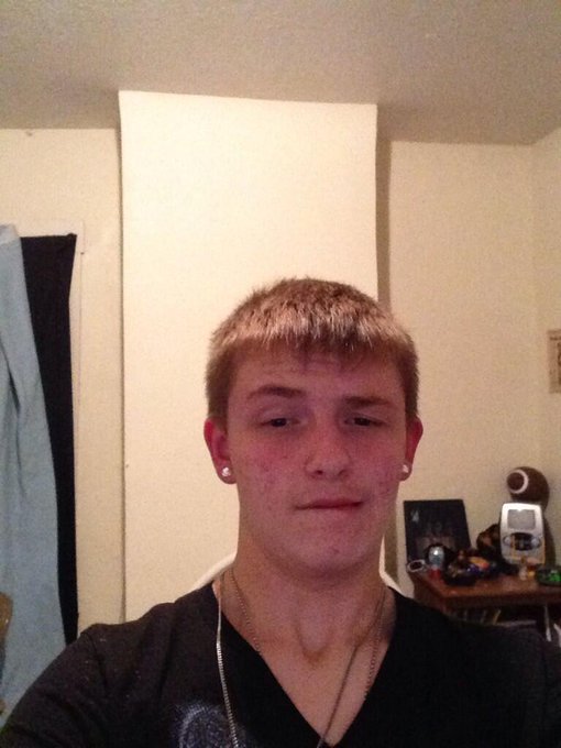 My hair lookin beast as hell!!! http://t.co/wi4Mf2iT0I<a href="/tag/squad"class="tags"><span>#squad</span></a><a href="/tag/squadgoals"class="tags"><span>#squadgoals</span></a><a href="/tag/brosforlife"class="tags"><span>#brosforlife</span></a>