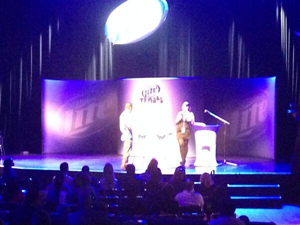 dave_schneider's tweet image. #tapthefuture #emitips  great idea to keep your mobile accessible in cold weather. @millerlite