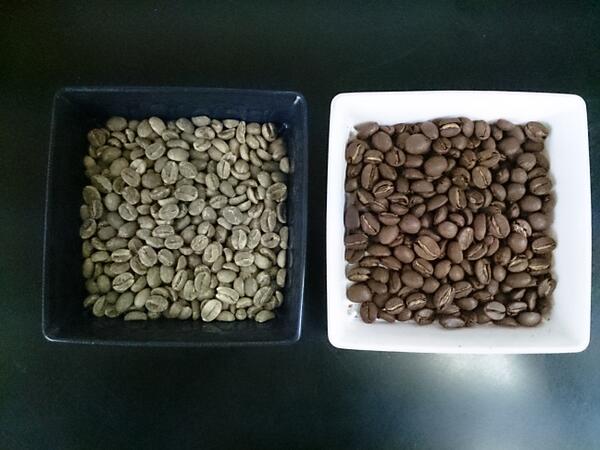 ishigakicoffee's tweet photo. 紅茶の国スリランカのコーヒーの生豆を頂き、早速焙煎し、試飲しました。
しっかりしたボディーと柑橘系の酸味とがよくマッチし、美味しかった！ http://t.co/e1YzRVCa9V