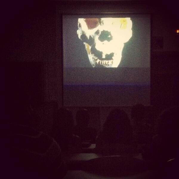 Visionando con mis alumnos de Prehistoria el magnífico documental de <a href="/JuanLuisArsuaga/">Juan Luis Arsuaga</a> y Trueba #UniversidaddeMurcia