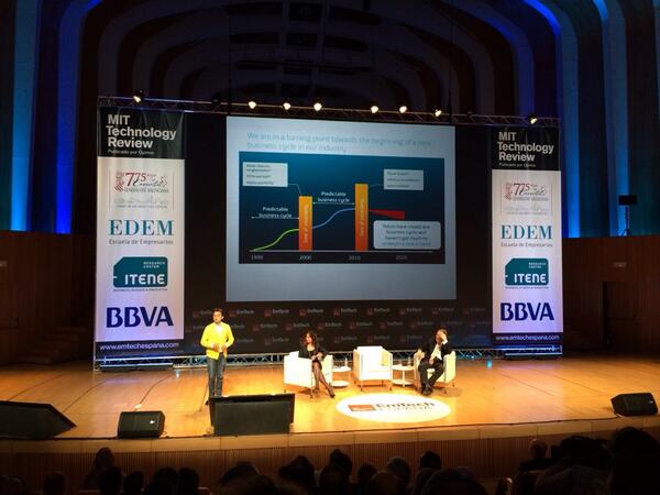 ThinkBig_open's tweet photo. Turno de @pabloryr que cuenta la historia de Telefónica en #emtechSpain http://t.co/RrzsIa9ovS