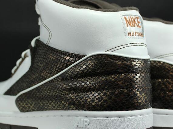 SneakerNews's tweet photo. Don't worry, there are more Nike Air Python pairs coming soon http://t.co/yW0H6ZG2SX http://t.co/Bi2H5U7I7d