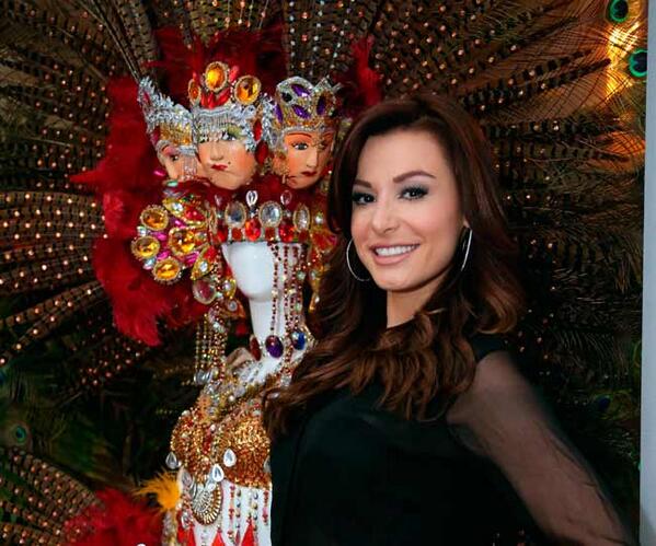 TalibanHaskim's tweet photo. Miss Nicaragua 2013 mejor traje nacional en concurso global http://t.co/vTaHCAGqbW