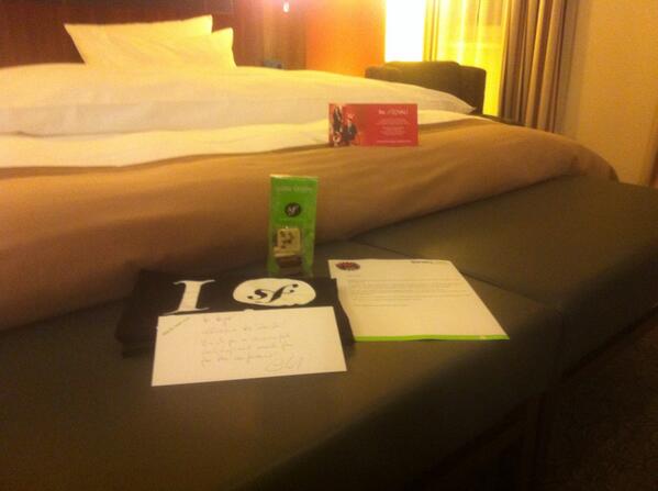 hhamon's tweet image. Viele Danke 
@sensiolabs_de für die Schokolade in mein Zimmer! #symfonylive