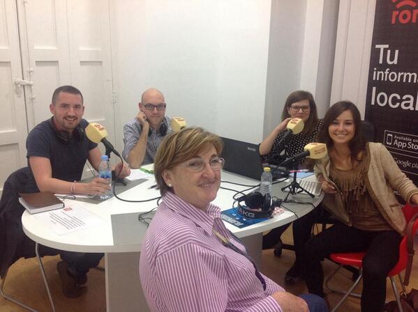 RomMediaMurcia's tweet image. Con los chicos de @RSConext y la empresaria Ángeles Ruiz hablando sobre igualdad de género en el ámbito laboral.