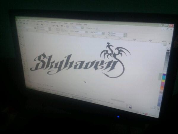KomiKmug's tweet photo. Ngedesain logo band metal australia, cemungud brader @ajenxris :) http://t.co/92Gvp86Cdb