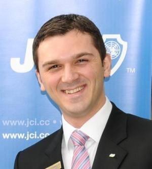 bertugoymak's tweet photo. Support @ismailhaznedar "i-smile" 2014 EVP Canditate from Turkey! #jcirio2013 #support #turkey #jciworldcongress #JCI http://t.co/DuwsrQ6dgP