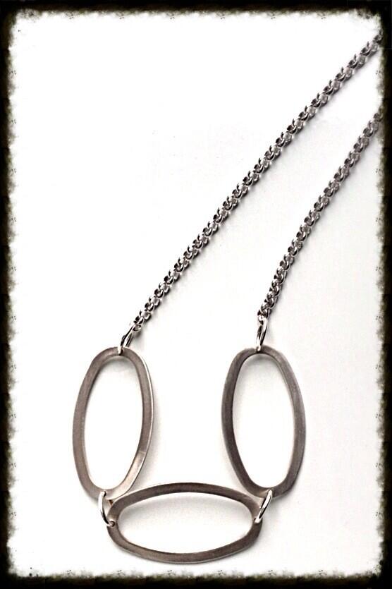 Nieuw collier met grove zilveren schakels