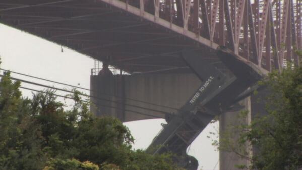 wjxt4's tweet photo. USNS 1ST LT Harry L. Martin passed #MathewsBridge en route to Blount Island Command - @MSCSealift - http://t.co/RDeoVebFCi