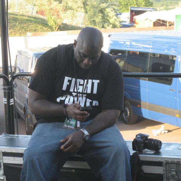 RAPSTATIONTV's tweet image. All work. .