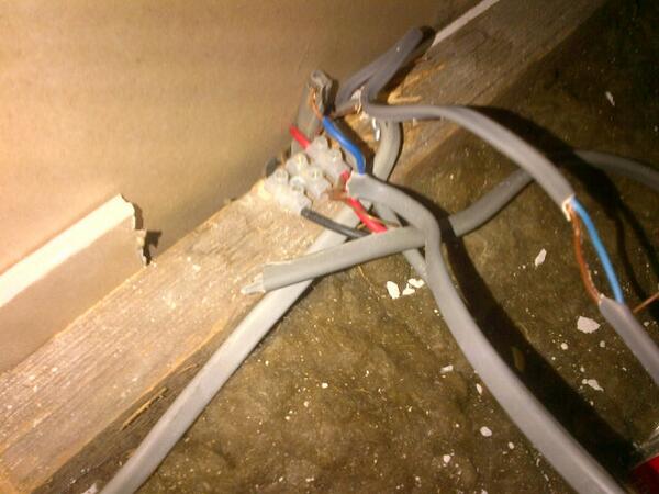 DMGelectric's tweet photo. @proelectrician why run a new circuit for the loft conversion. Just tap into the shower circuit! #costmoretogetfixed http://t.co/5nBRUC6OYT
