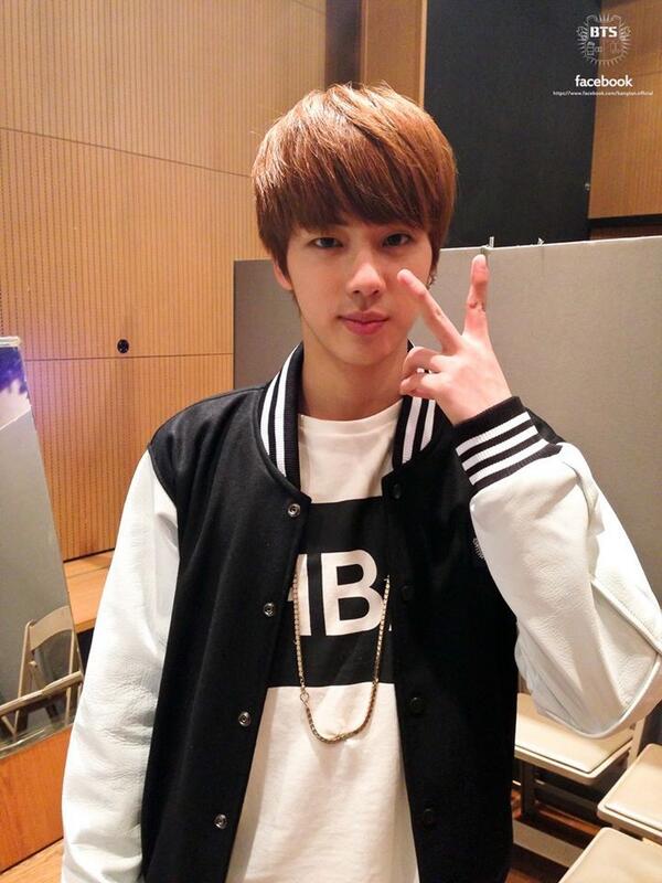 JinAh_PL's tweet photo. “@jinbts_pl: I have no face..” http://t.co/ACQ1upBhXH