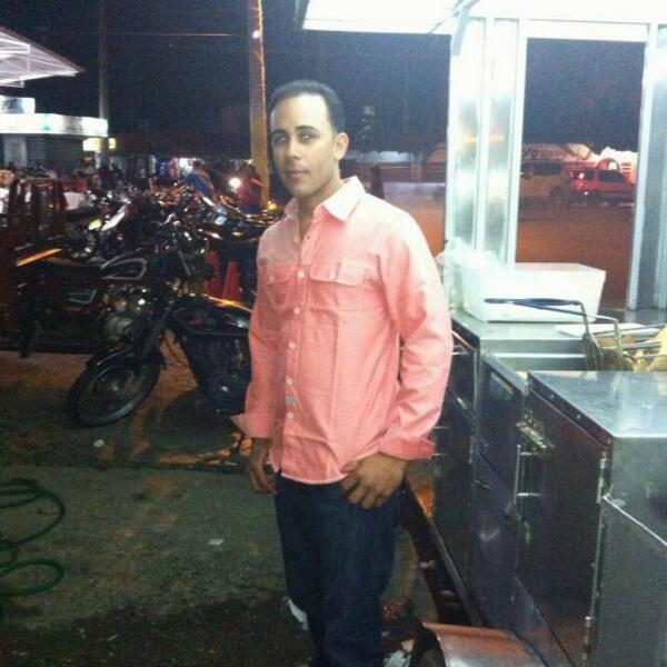 JosePol408's tweet photo. Yo en http://t.co/IHaw5fSa7O