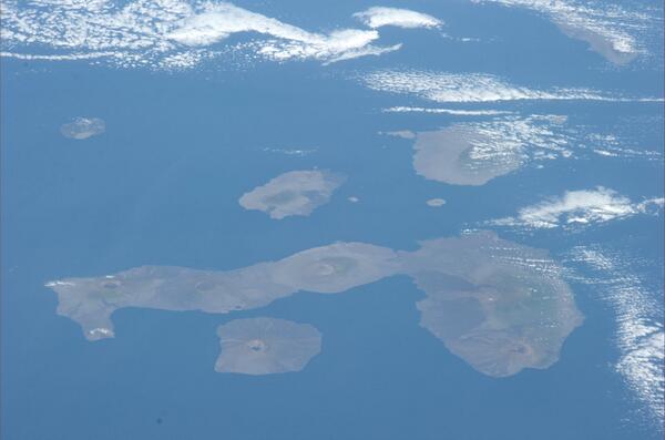 Astro_Wakata's tweet photo. A fantastic view of the Galapagos Islands. http://t.co/ua95nqHr1v