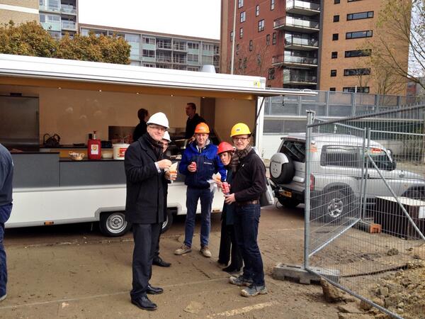 Vanmiddag lekker snacken voor alle bouwvakkers nieuwbouw #rabo #parkstad. Ook voor gebruiker en architect. Dank!