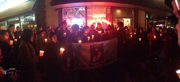 BlueChern's tweet photo. RT @unicefusa: Lighting candles at #NAFCON's vigil in Woodside, NY for families affected by #Haiyan. @philippineforum http://t.co/EyHUd7qyRn