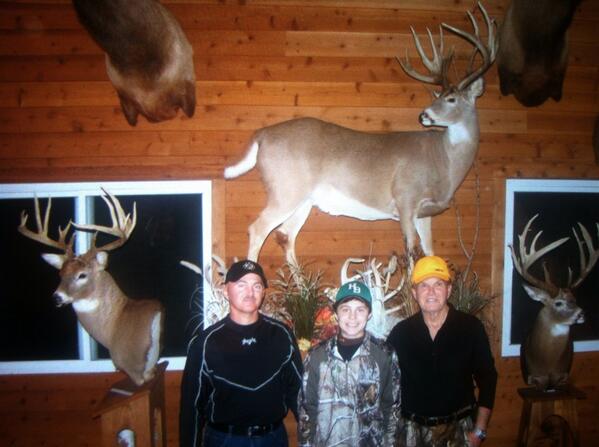 _deerslayer_ tweet picture