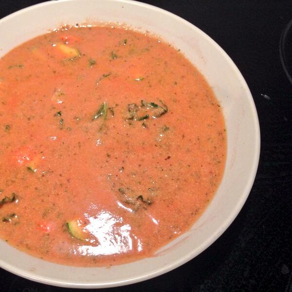 kademuth_RD's tweet image. Spoiled myself with a $1.17 bowl of homemade creamy tomato soup. #whatveganseat #SNAPCHALLENGE
