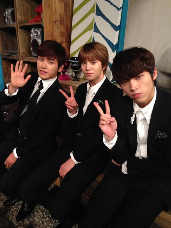InspiritSquad's tweet photo. [PIC] 131113/14 Danny from L.A. Facebook Update - Woohyun, Hoya, Sungjong http://t.co/l1L6zxbTUj"