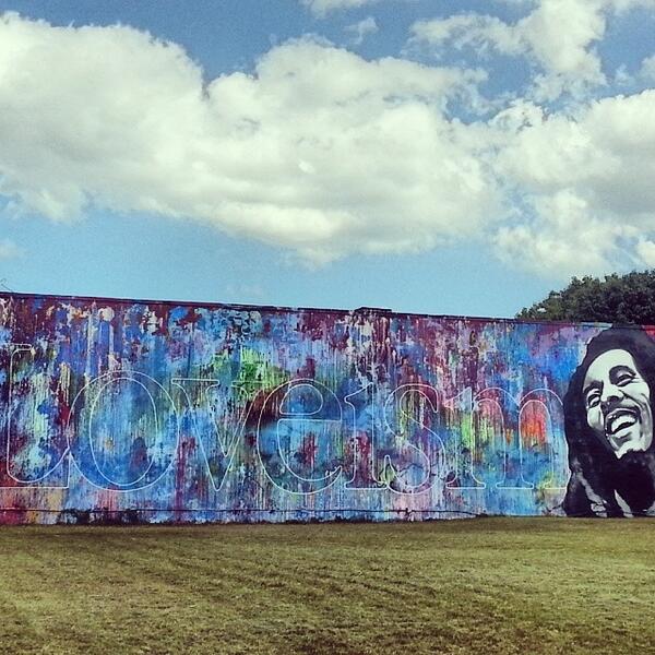 bobmarley's tweet photo. "The power of philosophy floats through my head. Light like a feather, heavy as lead." #MarleyStreetArt in Miami, FL http://t.co/yMuCmAFD9E