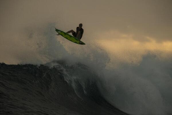 redbull's tweet photo. Shape the future of Surfing with @IanWalsh4. http://t.co/y8DK3EkPFn #RBDecades http://t.co/2syyTFOHeC