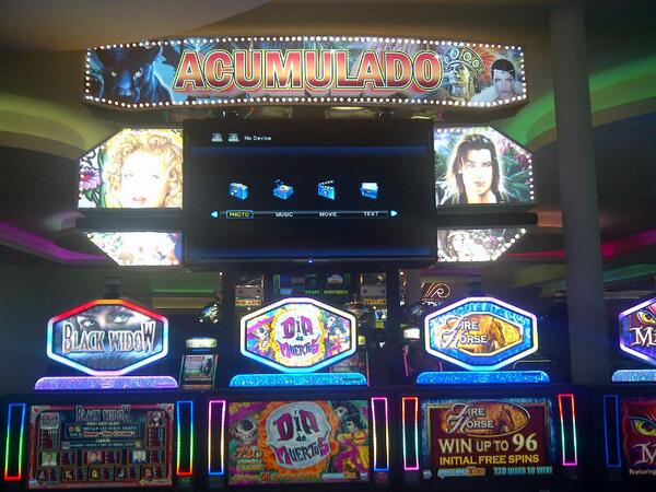 Lobo_Producc's tweet photo. Cartel con luces leds #loboproducciones http://t.co/21iq0J7f1h
