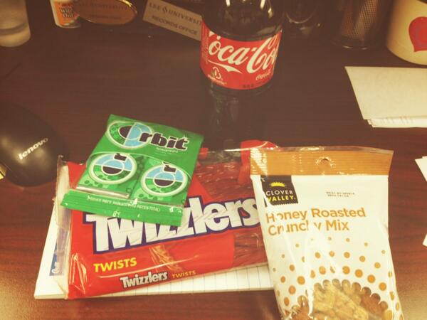 mshannahlee's tweet image. Shoutout to my perfect tap brother @Joshua_Carlile for bringing me these snacks at work. #perfect50