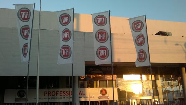 Lobo_Producc's tweet photo. Banderas de Fiat #loboproducciones http://t.co/6jcvS1SlPl