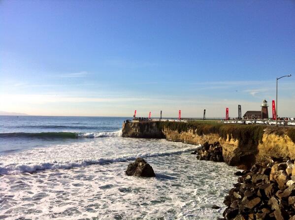 surfline's tweet photo. You can watch the #oneillcwc on Surfline's HD #wavecam at Steamer Lane. Check it here: http://t.co/2xRGvLhPLZ http://t.co/IX1oTQAsGM