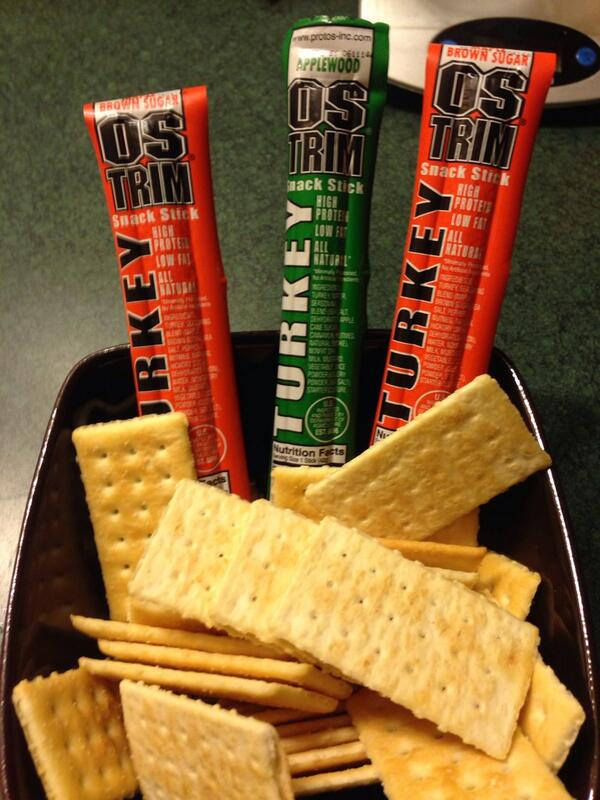 benwhiteifbbpro's tweet photo. Ostrim an my favor club house crackers. http://t.co/uNxwSokuze