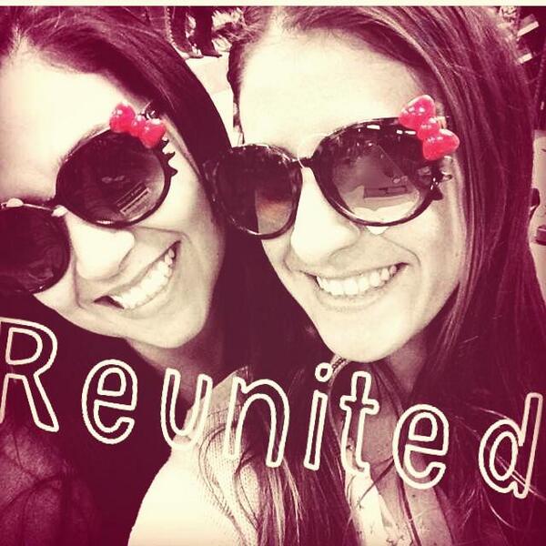 _Carolina013's tweet photo. @GGAilyn felicidad total!! 👭 reunited after months and months and at the end of the day... Nothing has changed💕 http://t.co/nKinqR2kUb
