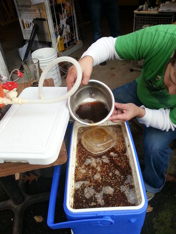 ThirdEyeBrewing's tweet photo. Brewing up our first Rye IPA this past Sunday. #homebrew #craftbeer http://t.co/pGPifS87Mt