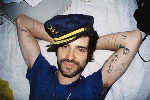 azul_centenario's tweet image. Este viernes toca Devendra Banhart en El Plaza
Super apuntado en la #Agenda del #Blogazul
azulcentenario.tv/2013/11/05/dev…