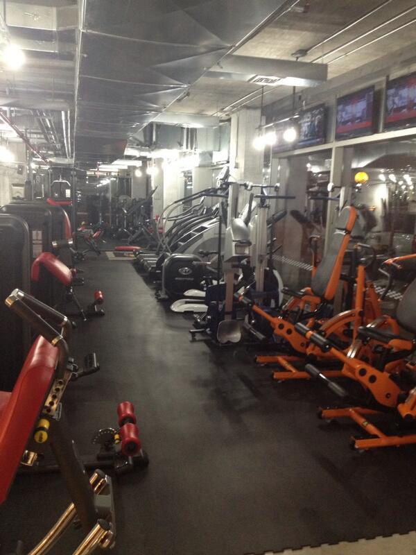 wennworld's tweet photo. Feeling an electric burn after my traing @superstargym #bodybuilding #tribeccagym http://t.co/gyjflVTwTM