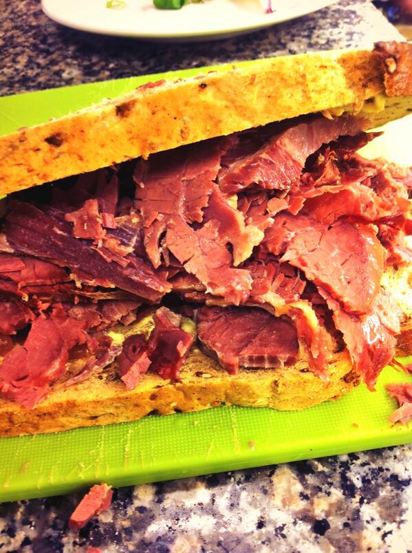 RT @DeliaGoGo: Today's Salt Beef Sandwich. Tidy @LoveSaltBeef #worldsbestsandwich