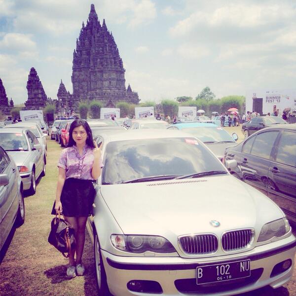 Gravitarahajaan's tweet photo. Throwback ! Hallo @Bimmerfest2013 ♥️ http://t.co/8ojxpdGOsj