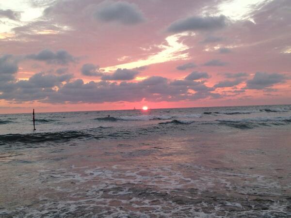 alegtzm's tweet photo. I love sea 😍❤️ http://t.co/hcrhD7SGd8