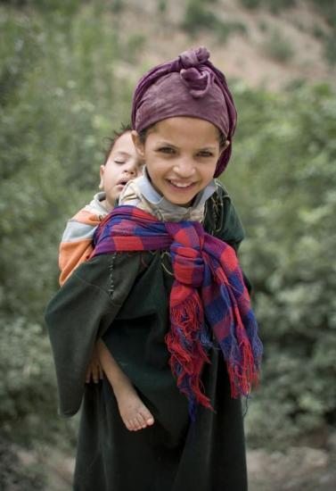 DeLhiver's tweet photo. Les enfants Ayet Hdidou, loin de l'école, à plus de 2500m d'altitude, sur les montagnes du Haut Atlas du Maroc http://t.co/9ProkMKCXf