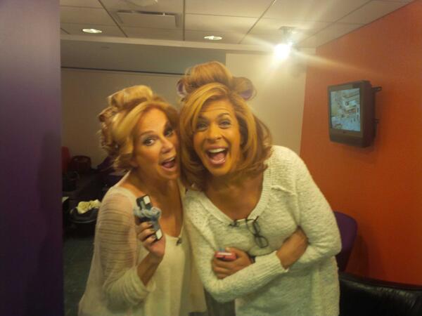 KathieLGifford's tweet photo. Don't forget to read our BRILLIANT column in the @nydailynews today! @klgandhoda @todayshow http://t.co/sMxnSduB11