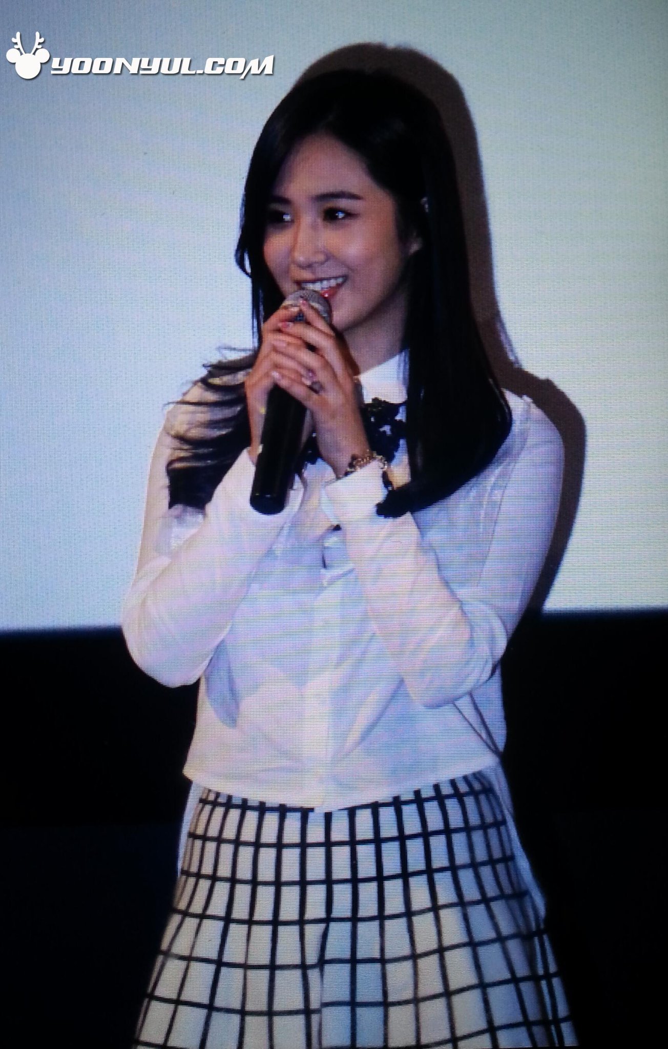 [PIC][07-11-2013]Yuri xuất hiện tại sự kiện "Lotte Cinema" Stage Greeting vào chiều nay + Selca của cô cùng các diễn viên khác BYeLamrCUAAlSOz