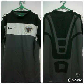 outhenticID's tweet photo. SALE Training Timnas Indonesia 2010 | Allsize | 50rb Follow @kaostimnas http://t.co/FJiVoiMz4y