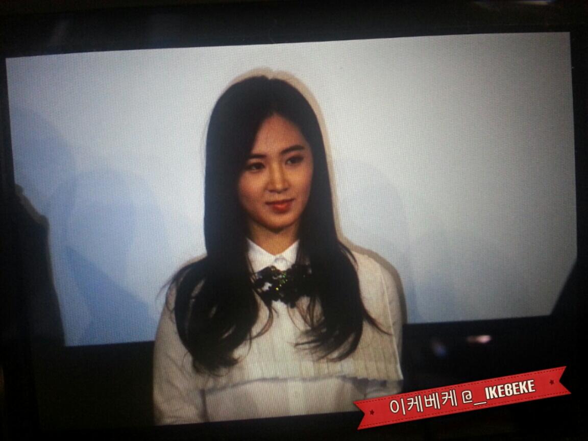 [PIC][07-11-2013]Yuri xuất hiện tại sự kiện "Lotte Cinema" Stage Greeting vào chiều nay + Selca của cô cùng các diễn viên khác BYeOsVFCEAEl9dG