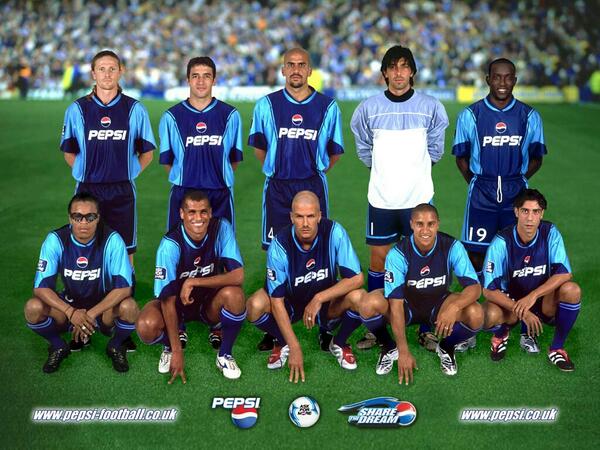 Juventeini's tweet photo. #الارشيف_الكروي 

بوفون و ديفيدز في أحد إعلانات شركة بيبسي 

. http://t.co/NEHHJEQMew