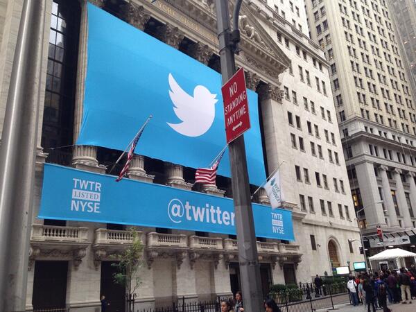 hat sich 2007 mit dem ersten Account noch gefragt, wen das interessiert, dass er pinkeln geht. Heute #ipotwitter