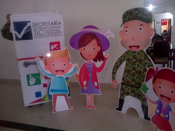 PrietoYina's tweet photo. Semana de la Familia batallón Bolívar Tunja.  Capacitación en emprendimiento @SecTICBoyaca http://t.co/x7AVQqK0W9