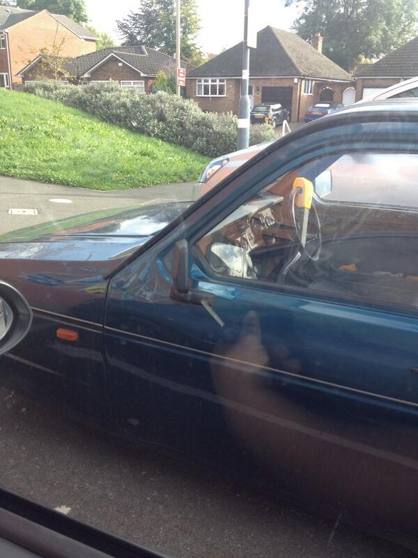 antlewis79's tweet image. Who would nick this?? Lol. #steeringlock #plasticpig #reliant