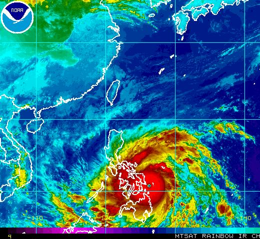iamkarendavila's tweet photo. “@djstaana: Super Typhoon #YolandaPH over PH. New image via @NOAA  http://t.co/FvU8HH6Y0a Via @NOAASatellites http://t.co/zB3CVKfX5x””