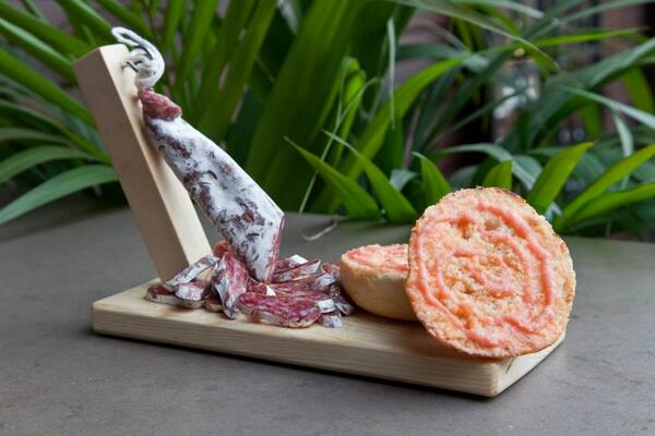 LaSelva_es's tweet photo. Merienda de fuet La selva y un poquito de pan tumaca #merienda http://t.co/MLHzqoKAkJ