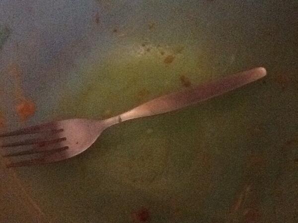 Moscalf's tweet photo. Le vide est fait j'avais trop #faim http://t.co/QrVqXKk7Rh